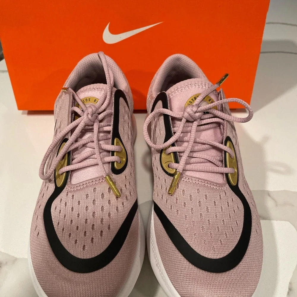 New with box women’s Nike Joyride dual run 6.5 plum chalk/black metallic gold - Picture 9 of 9